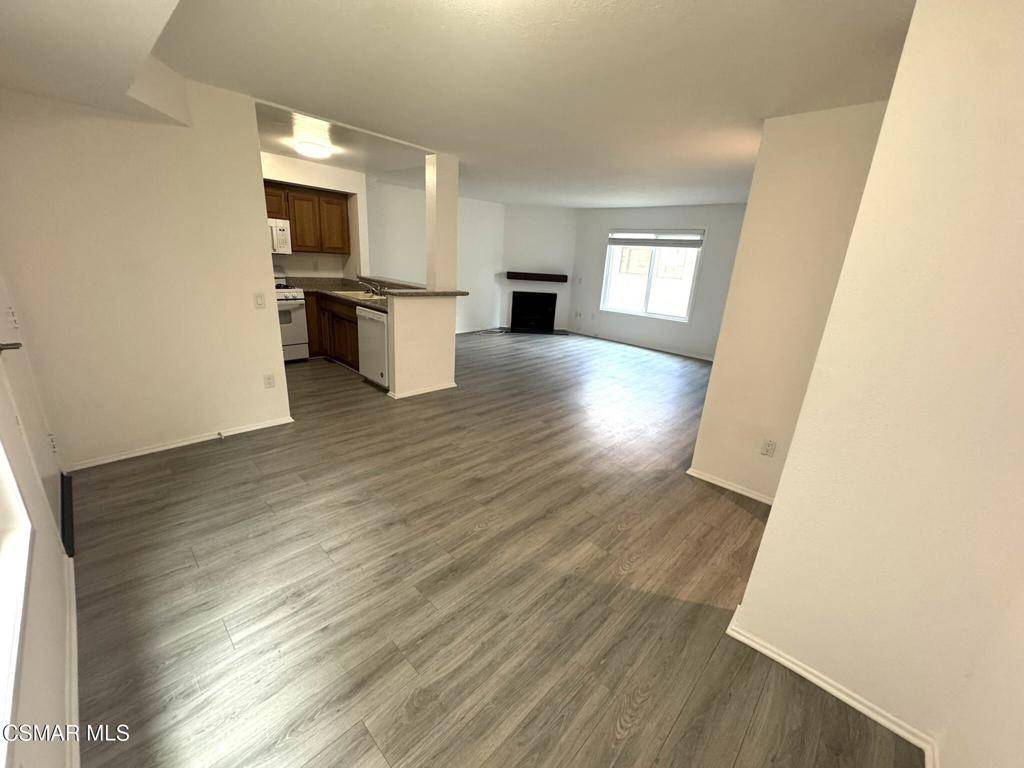 Sherman Oaks, CA 91423,13042 Riverside DR #104