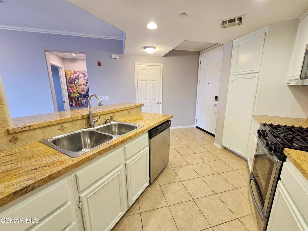 Camarillo, CA 93012,259 Riverdale CT #252