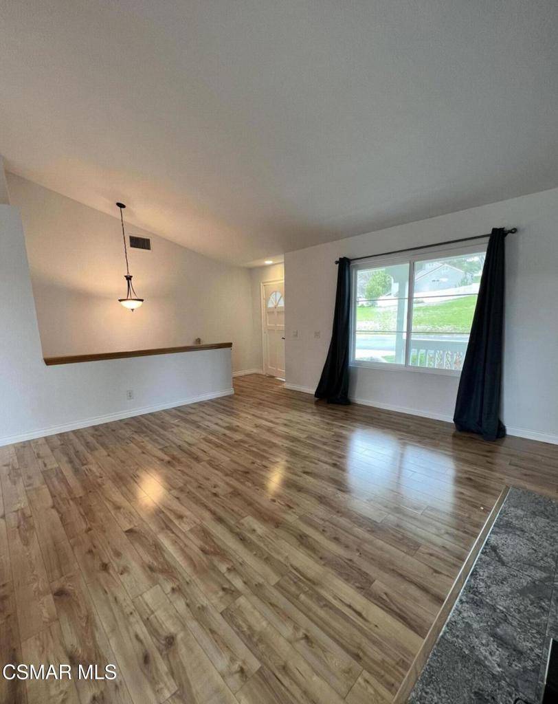 Simi Valley, CA 93065,486 Algonquin DR