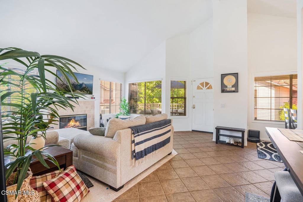 Simi Valley, CA 93065,630 Kingswood LN #A