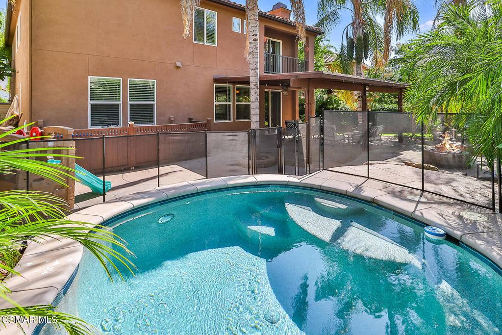 Saugus, CA 91390,29249 Orion LN