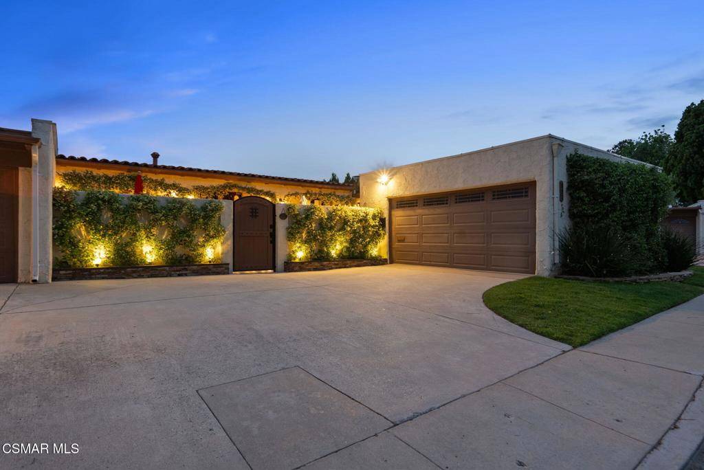 Thousand Oaks, CA 91360,897 Woodlawn DR