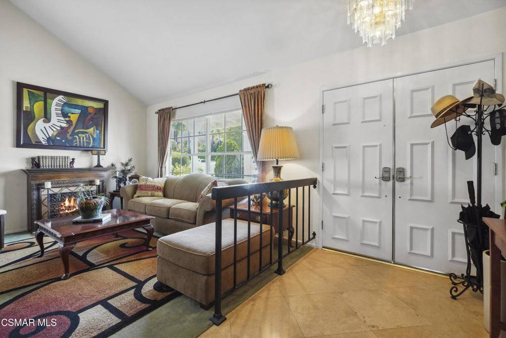 Newbury Park, CA 91320,744 Calle Las Colinas