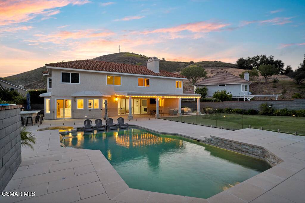 Agoura Hills, CA 91301,29504 Woodbrook DR
