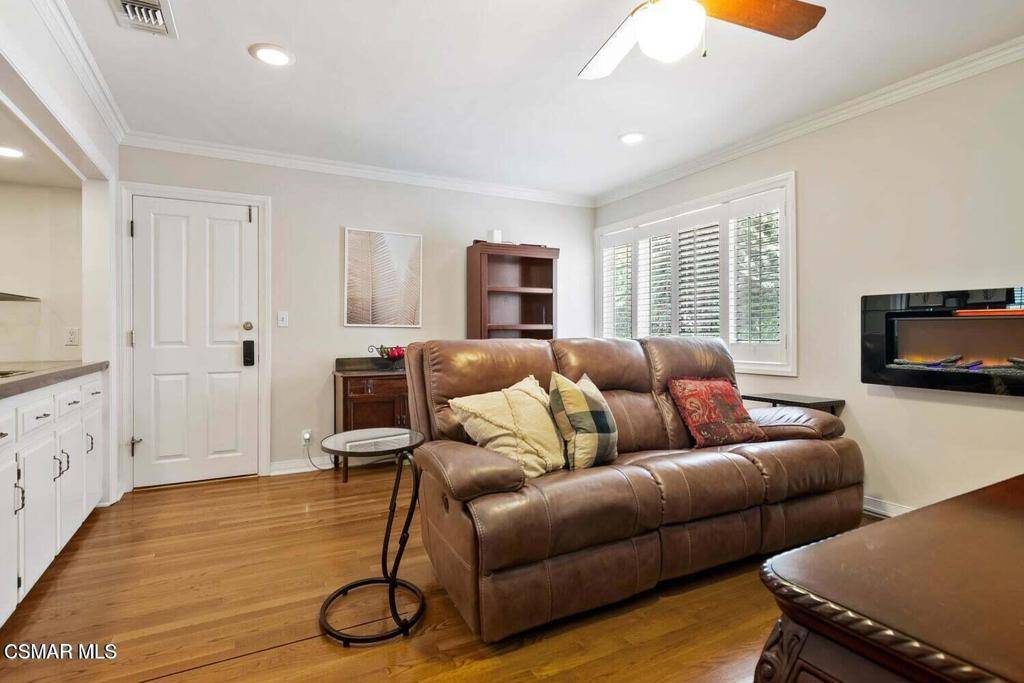 Woodland Hills, CA 91364,4324 Natoma AVE