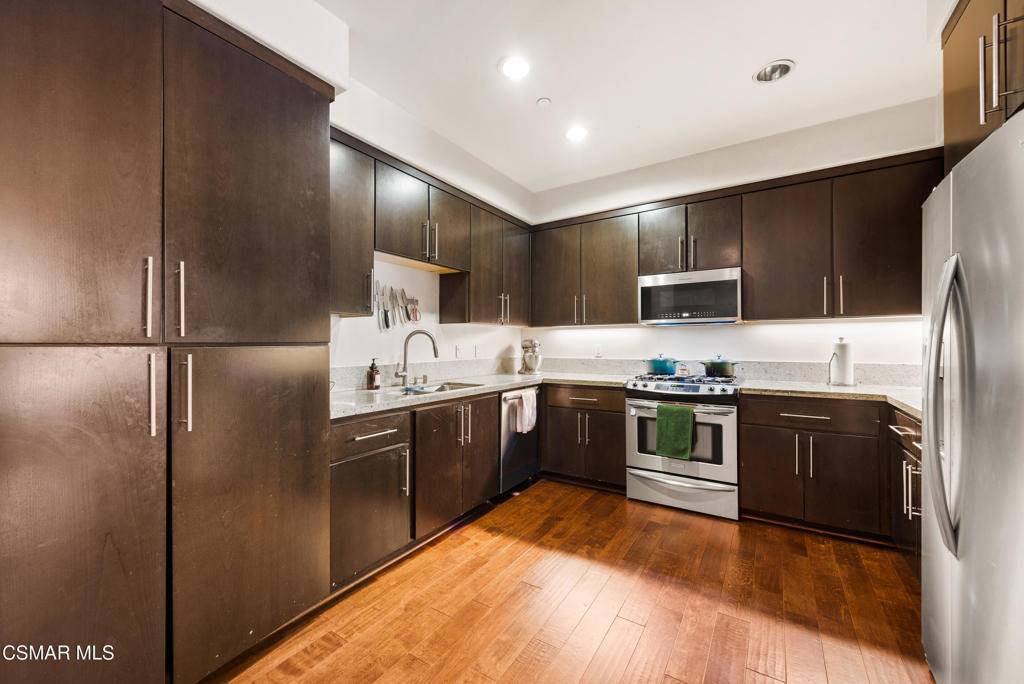 Toluca Lake, CA 91602,10878 Bloomfield ST #107