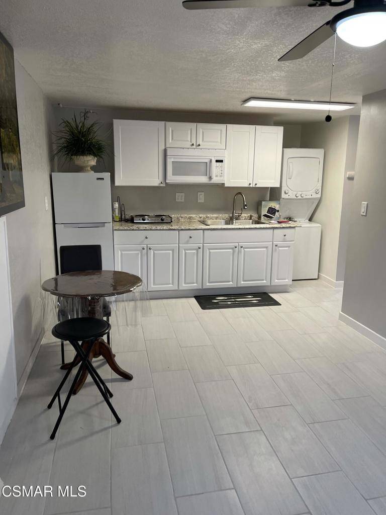 Simi Valley, CA 93065,2261 Athens AVE