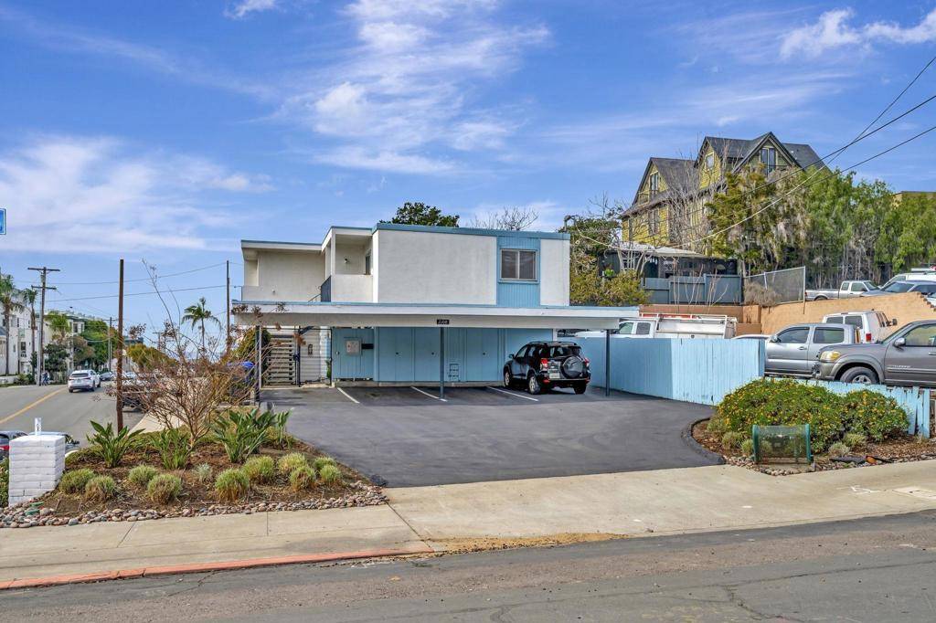 San Diego, CA 92101,2108 3rd Avenue #1