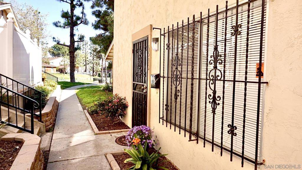 San Diego, CA 92139,6592 Pinecone Lane