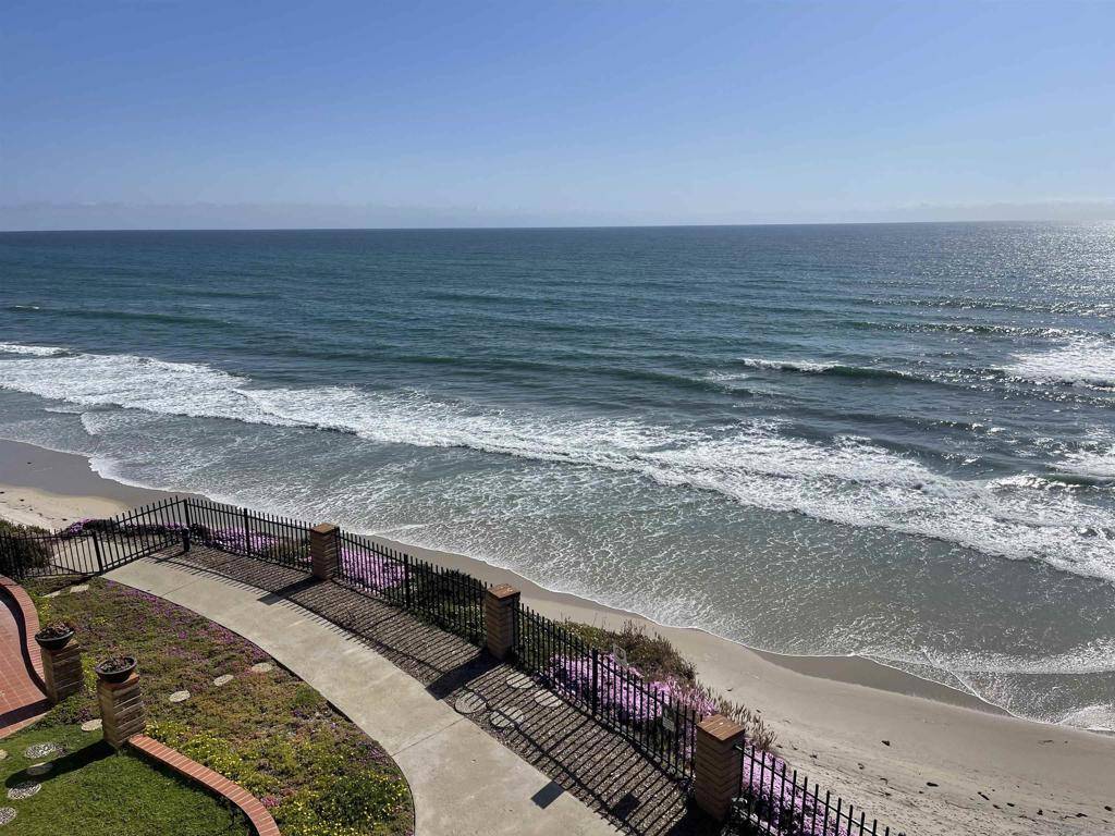 Solana Beach, CA 92075,190 Del Mar Shores Ter #33