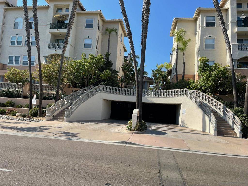 San Diego, CA 92108,640 Camino De La Reina #1101