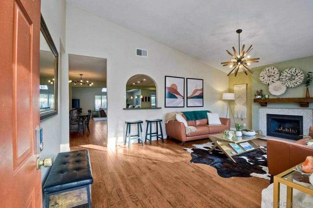 Poway, CA 92064,14910 La Manda Dr