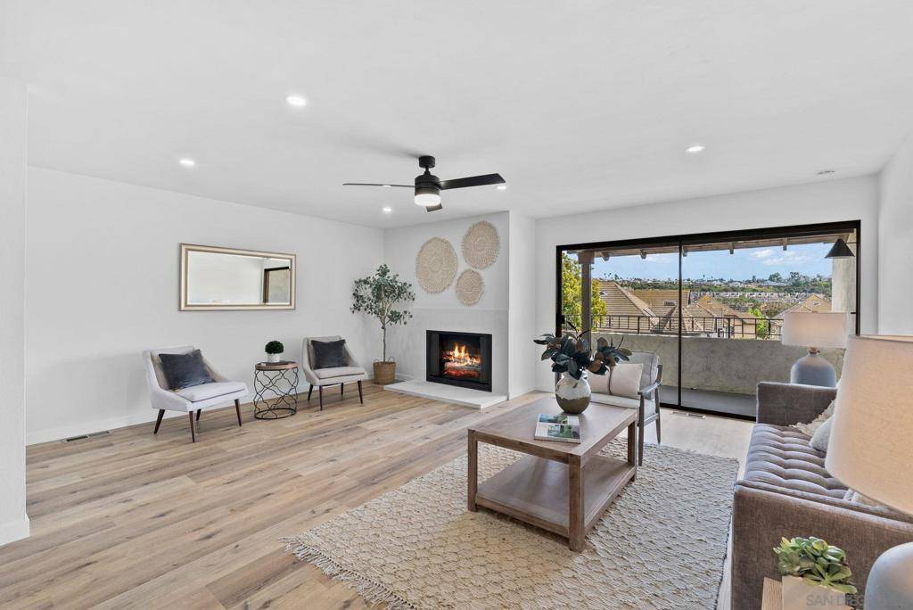 Carlsbad, CA 92009,7306 Alicante Rd #2