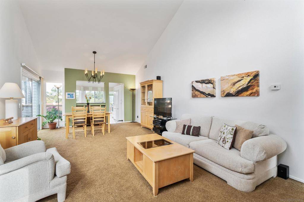 Carlsbad, CA 92011,7294 Lantana Terrace