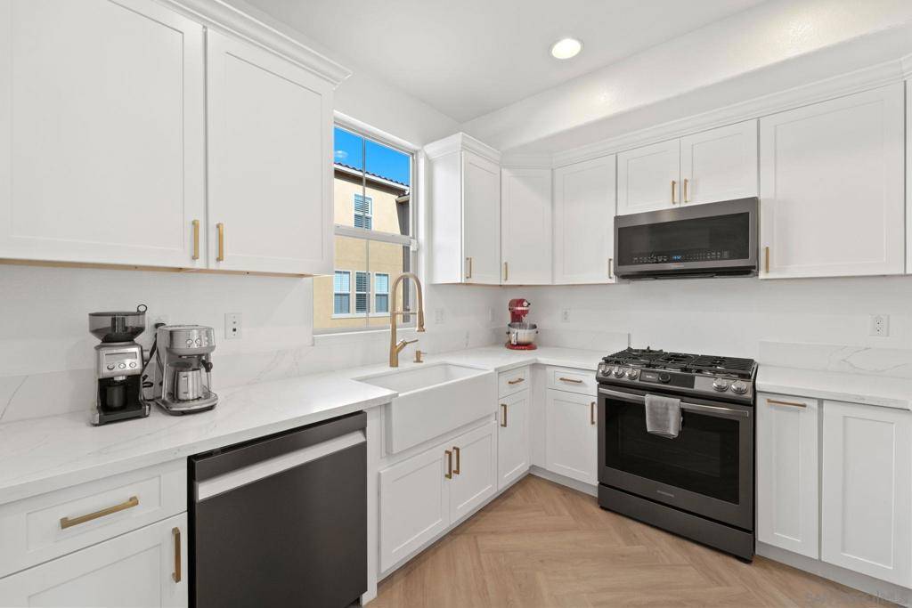 Chula Vista, CA 91913,1814 Magenta Ct #2