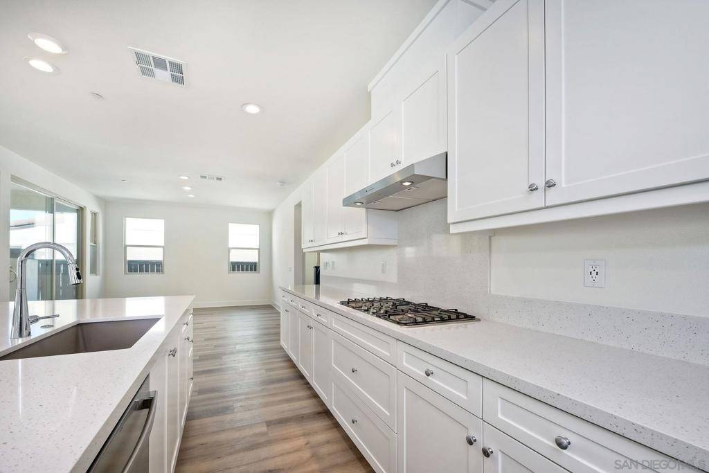 Chula Vista, CA 91913,2142 Via Estancia
