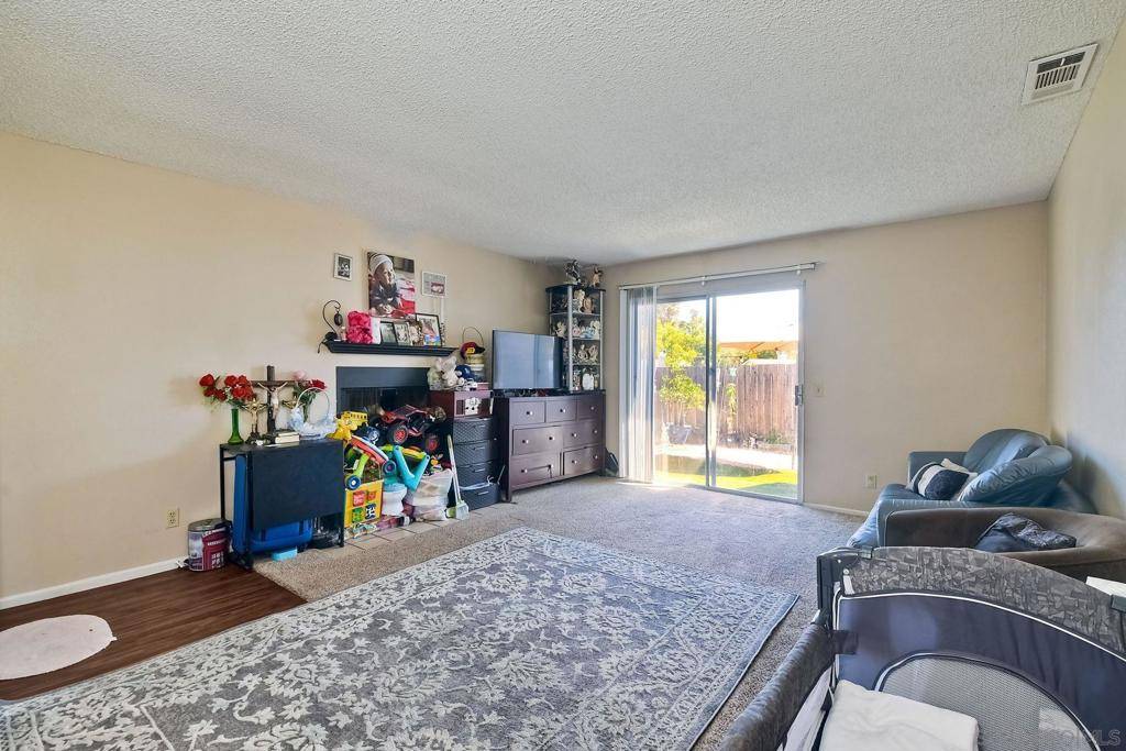 Escondido, CA 92026,1160 Corral Gln