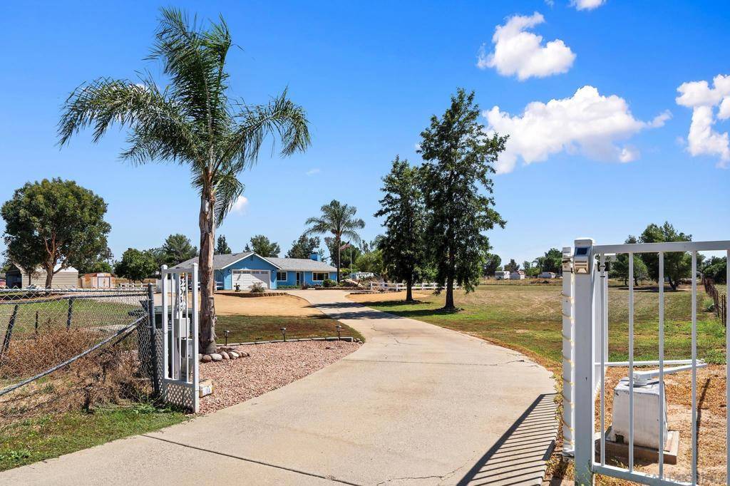 Ramona, CA 92065,2038 Walnut St