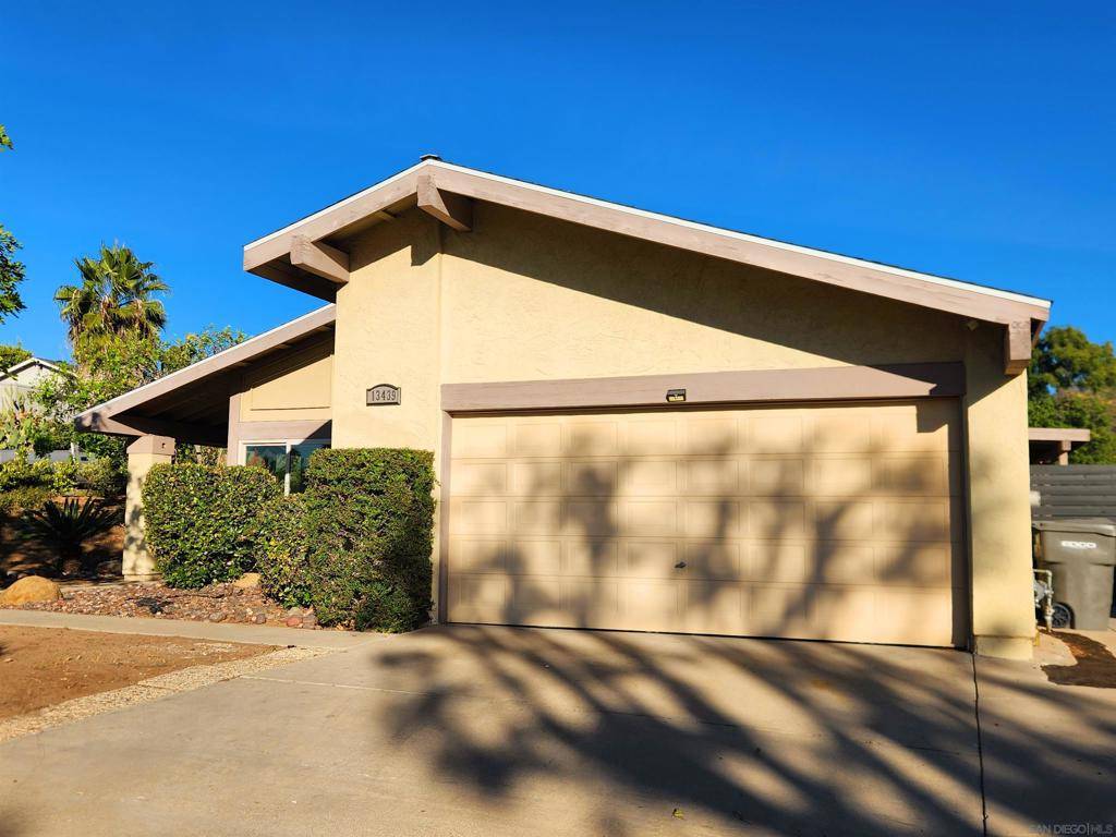 Poway, CA 92064,13439 Racquet Ct