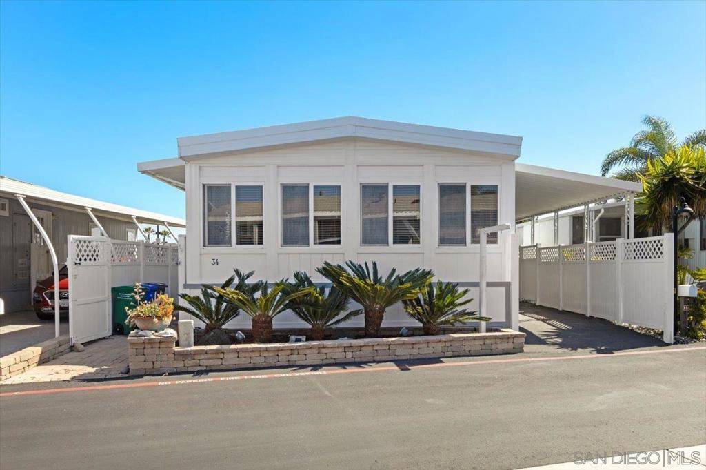 Carlsbad, CA 92011,6550 Ponto #34