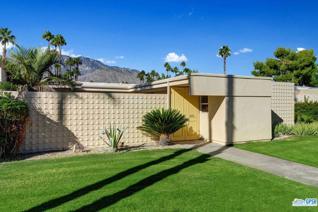 Palm Springs, CA 92264,288 Desert Lakes DR