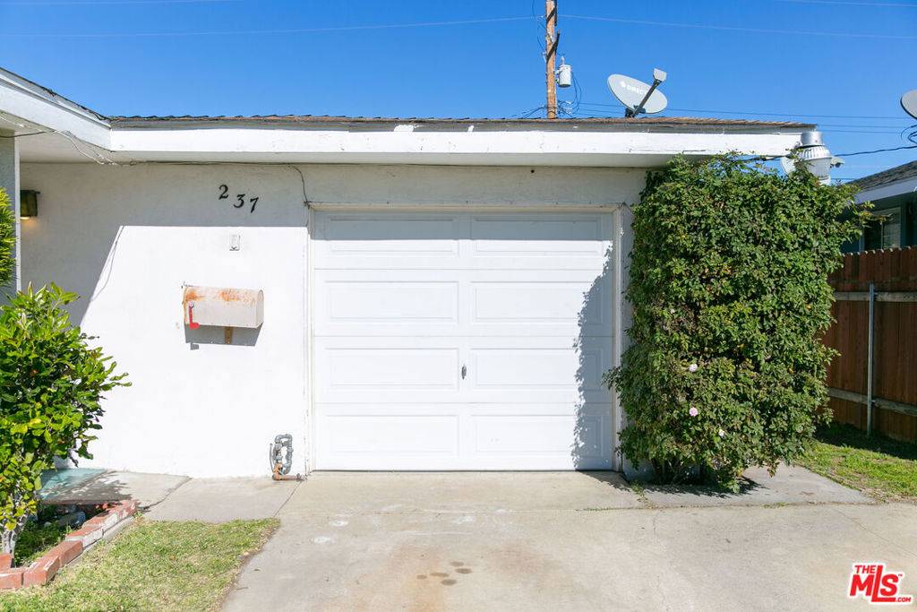Glendora, CA 91740,237 W Duell ST