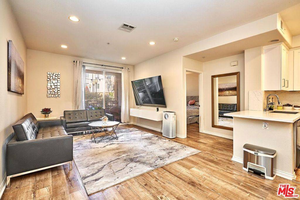 Los Angeles, CA 90031,360 W Avenue 26 #142