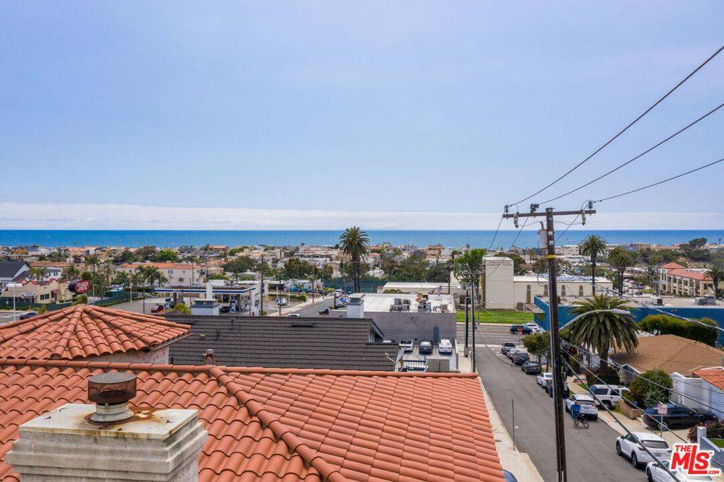 Hermosa Beach, CA 90254,912 13th ST