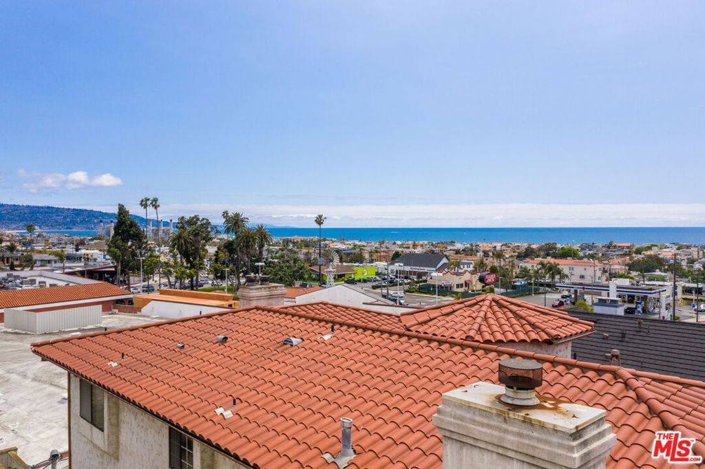 Hermosa Beach, CA 90254,912 13th ST