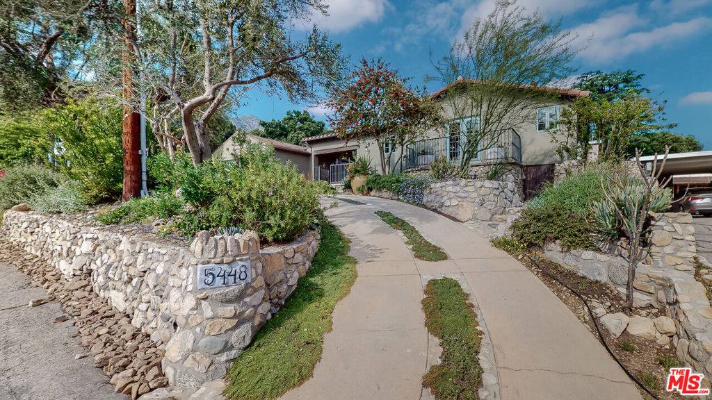 La Crescenta, CA 91214,5448 Briggs AVE