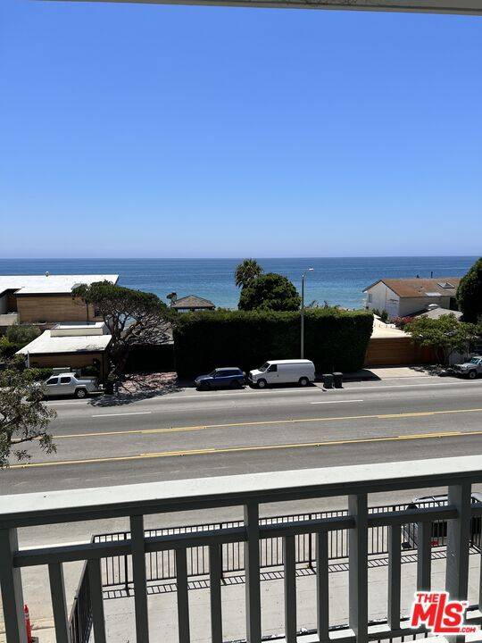 Malibu, CA 90265,22165 Pacific Coast HWY