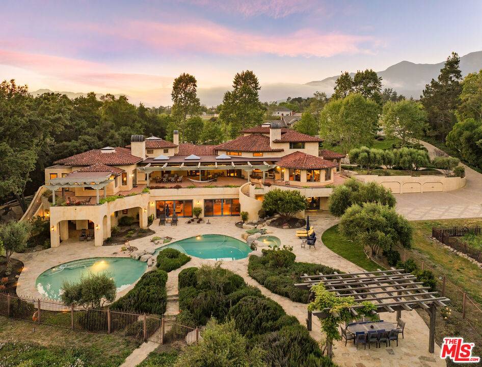 Ojai, CA 93023,561 Saddle LN