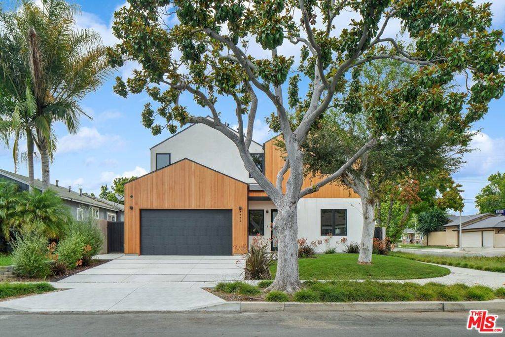 Los Angeles, CA 90045,7742 Isis AVE