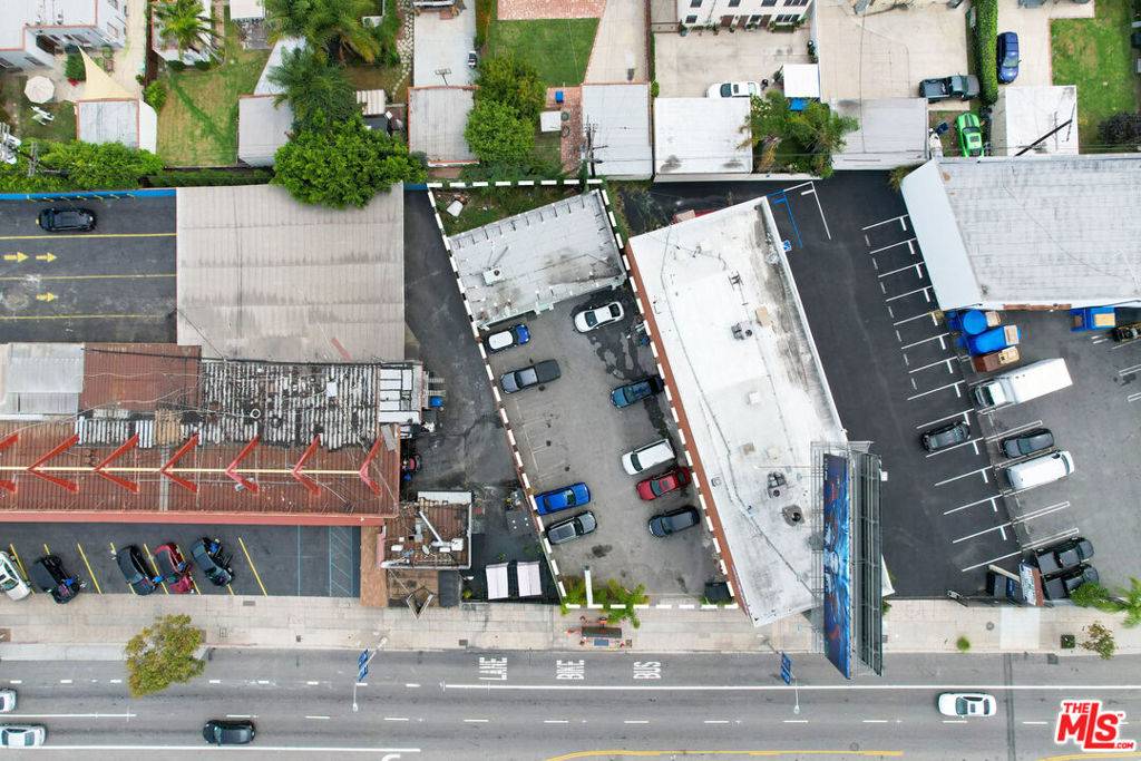 Los Angeles, CA 90036,920 S La Brea AVE
