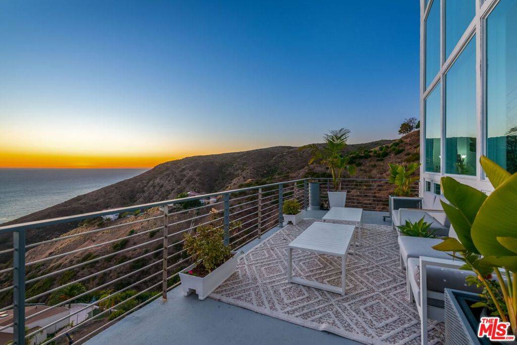 Malibu, CA 90265,31518 Anacapa View DR