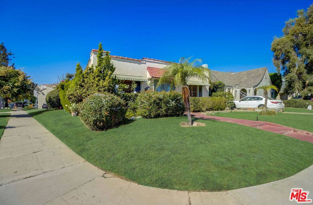 Los Angeles, CA 90019,1263 Keniston AVE