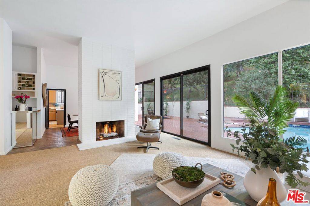 Studio City, CA 91604,3219 LAUREL CANYON