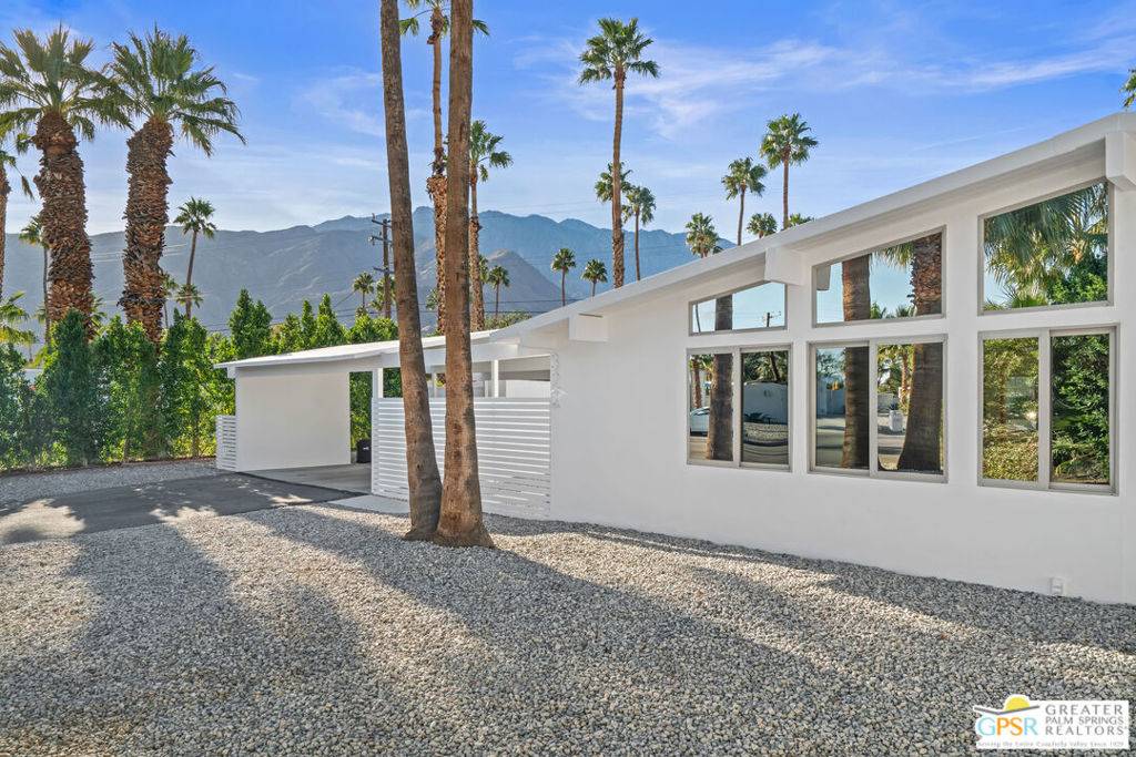 Palm Springs, CA 92262,322 E Desert Willow CIR