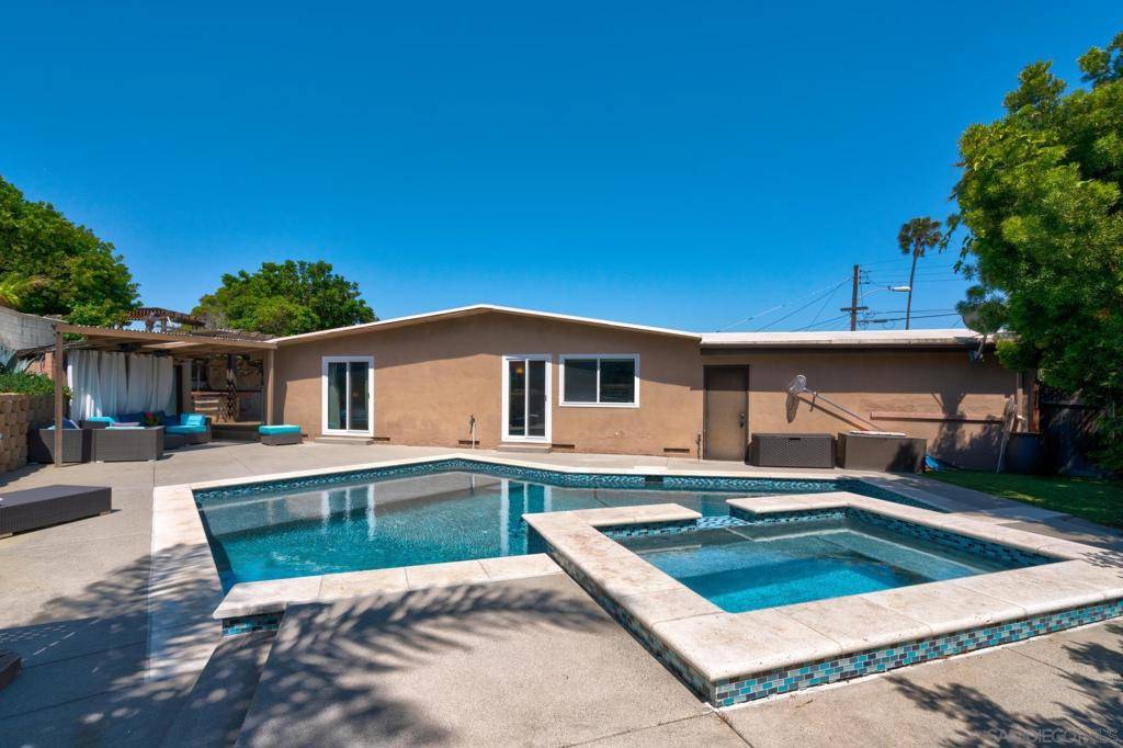 San Diego, CA 92106,3040 Calypso Pl