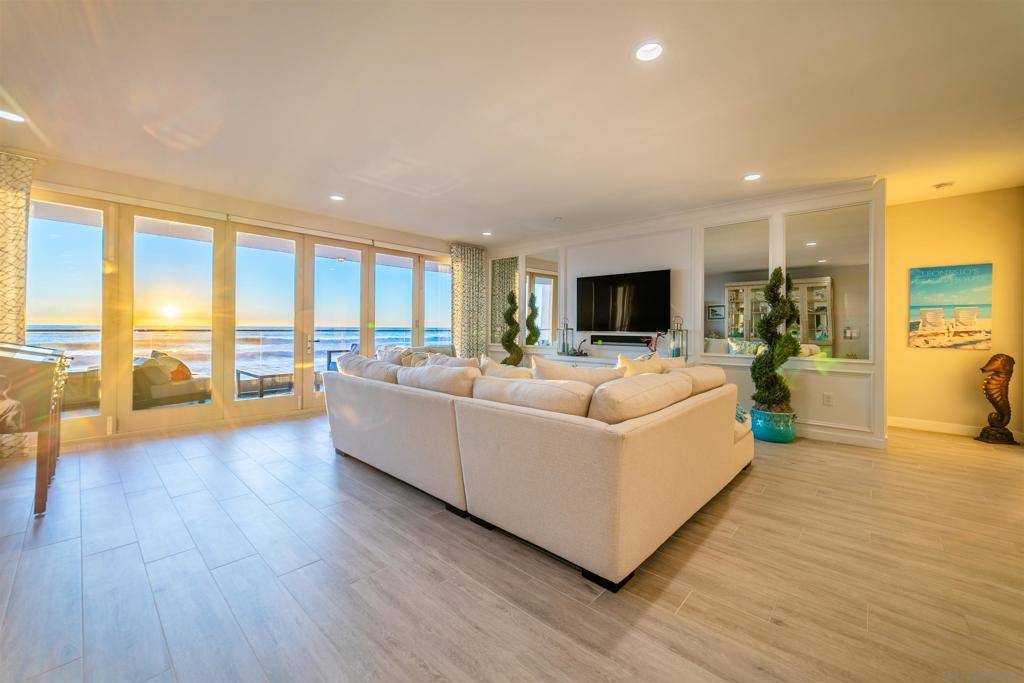 Oceanside, CA 92054,700 S The Strand #205