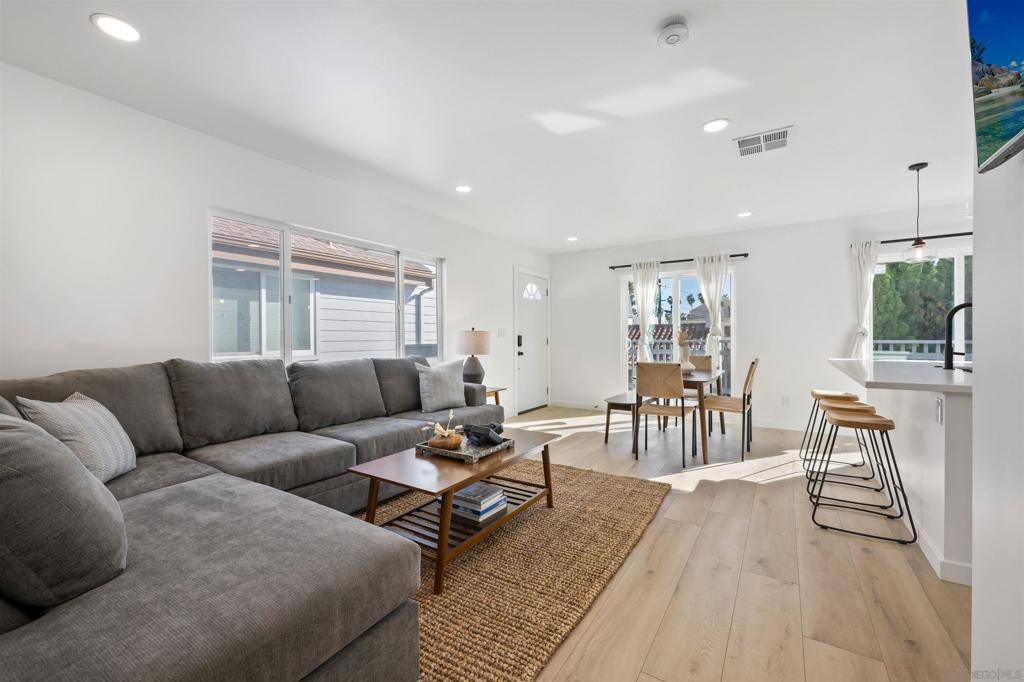 San Diego, CA 92109,836 Island Ct