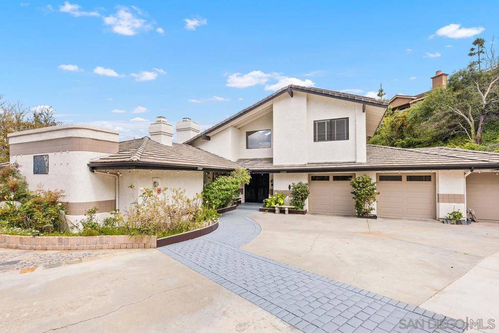 Poway, CA 92064,17743 Del Paso Drive