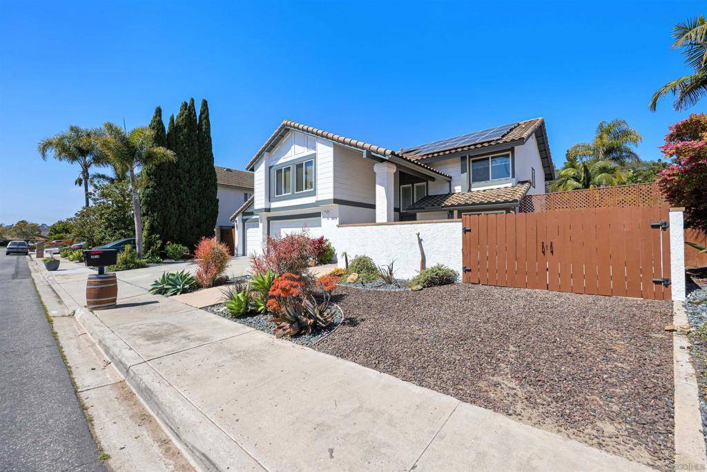 Carlsbad, CA 92009,2818 Sombrosa St