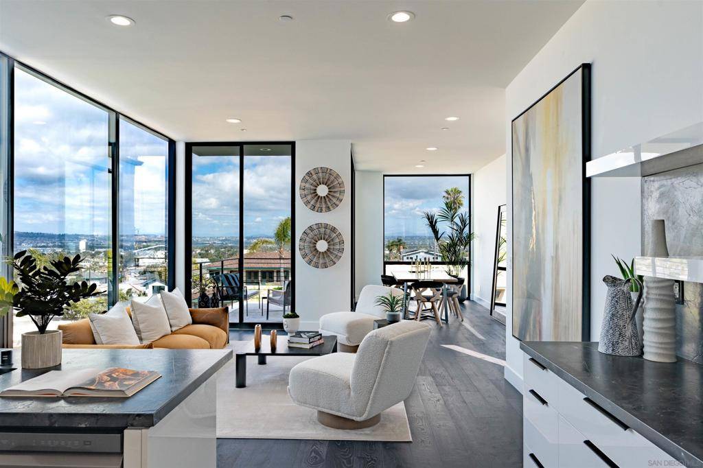 San Diego, CA 92107,4541 Newport