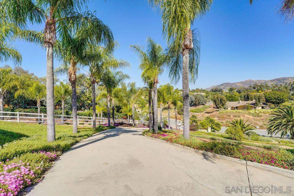 Lakeside, CA 92040,9555 PALOMINO RIDGE DRIVE