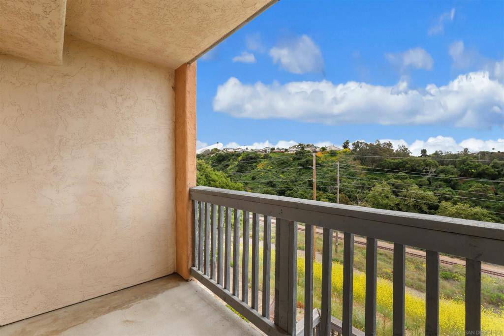 San Diego, CA 92122,7120 Shoreline Dr #2209