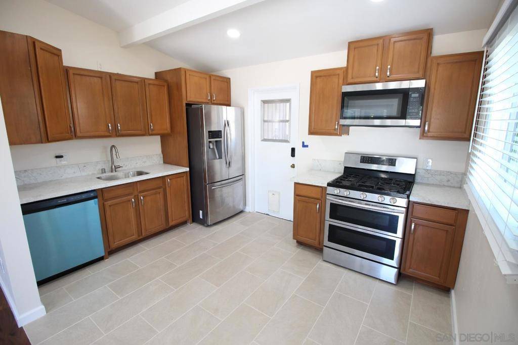 San Diego, CA 92117,4328 Bannock Avenue