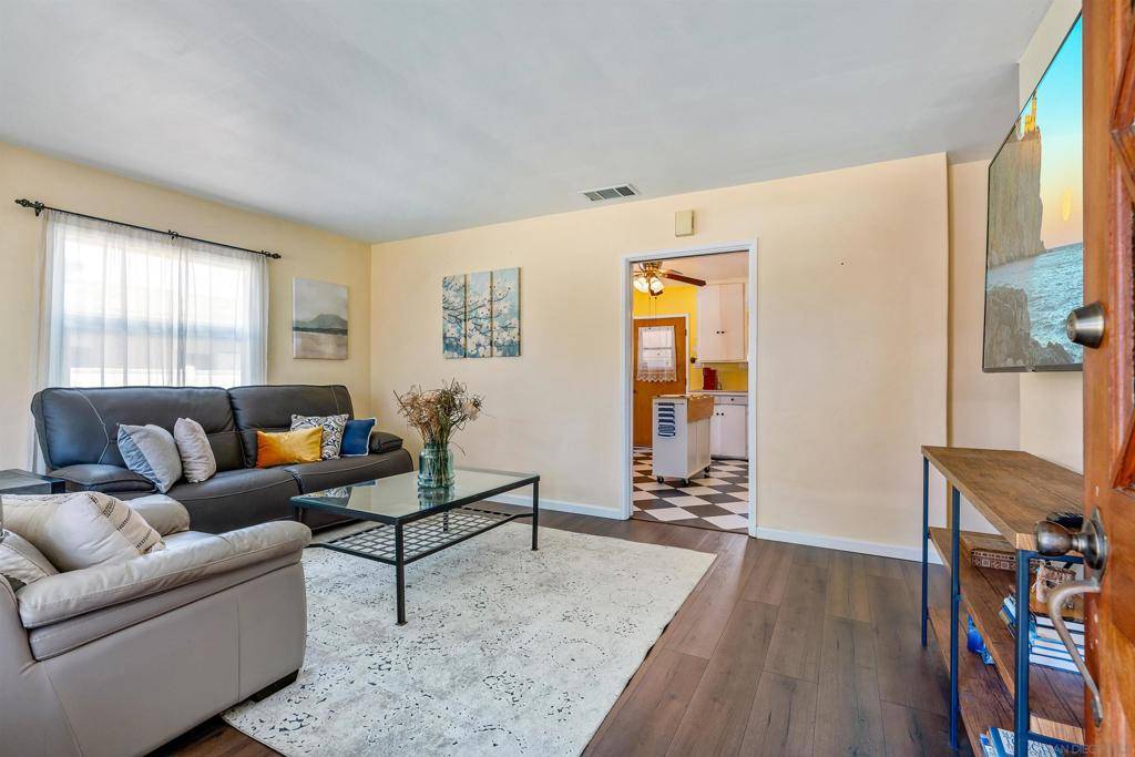 Fullerton, CA 92833,3528 W Valencia Dr