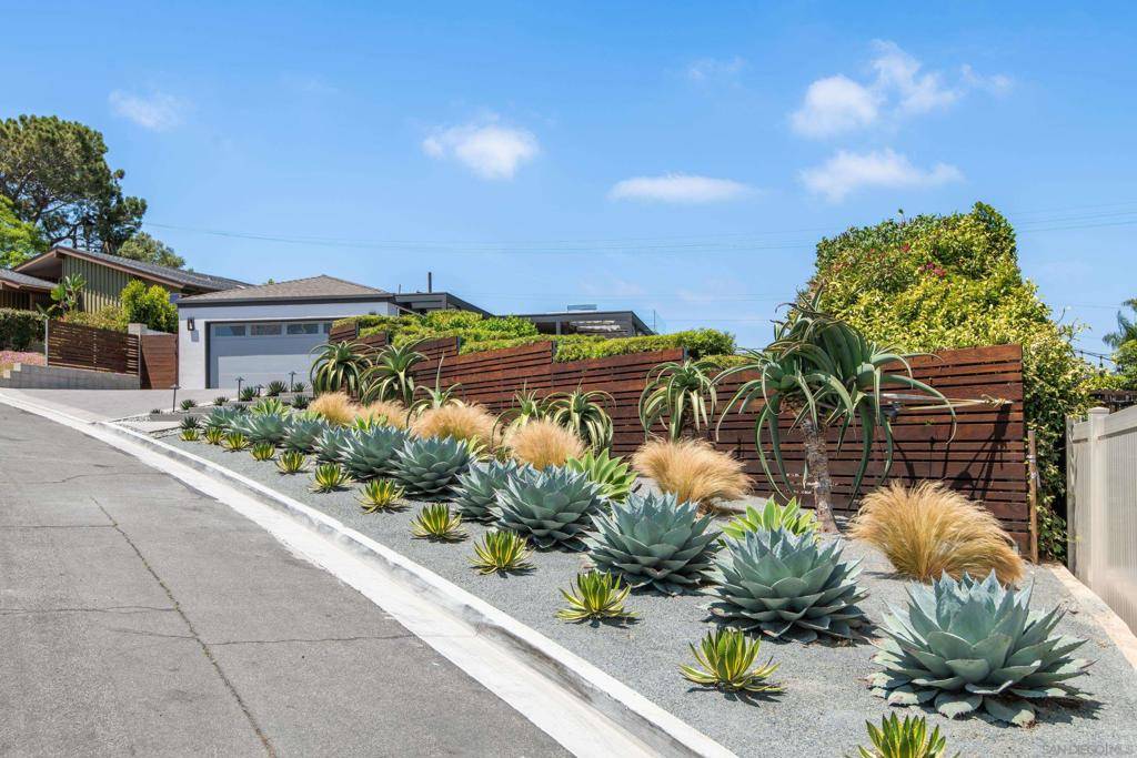 San Diego, CA 92106,3508 Lowell Way