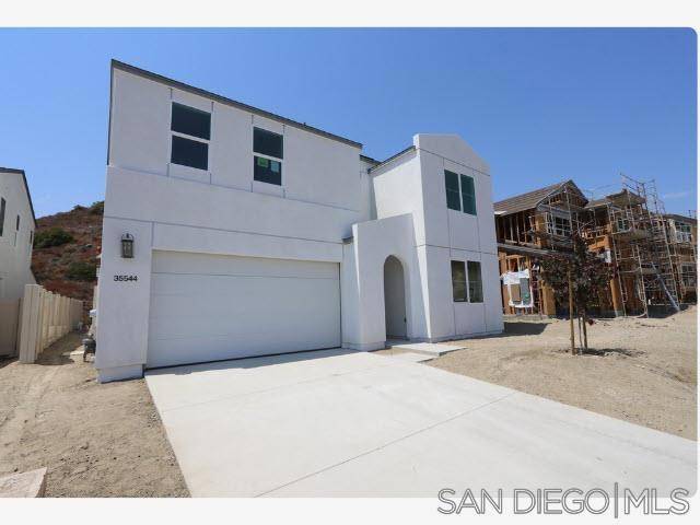 Fallbrook, CA 92028,35544 Orchard Trails #360